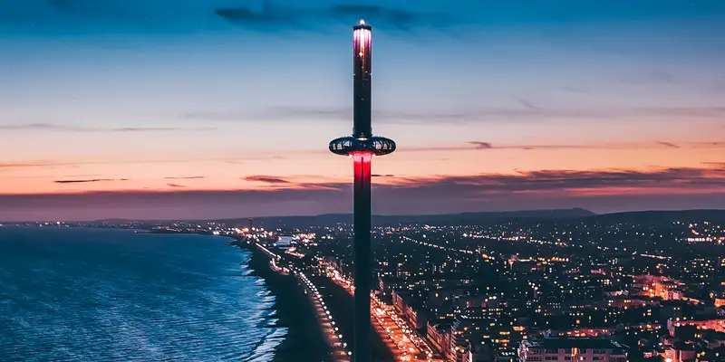 The tall Brighton i360 viewing tower