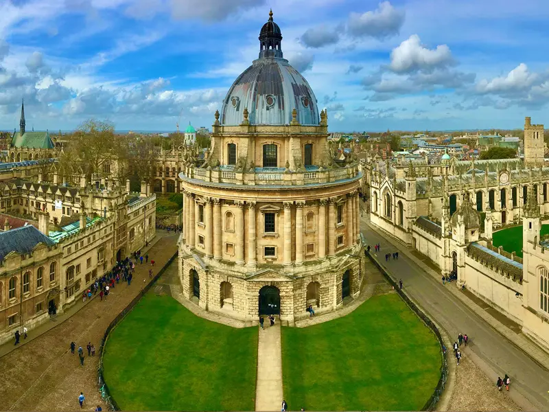 The circular Radcliffe Camera building