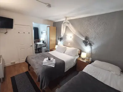 Aquarius B&B offering simple accommodation in Newquay.