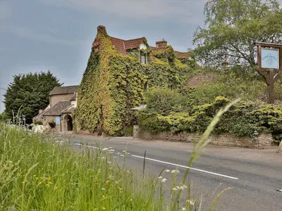 Best Western Compass Inn offering countryside accommodation near Badminton.