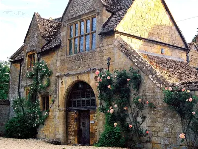 Crown and Trumpet Inn offering traditional inn accommodation in Broadway.