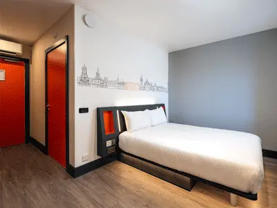 easyHotel Oxford offering affordable accommodation in Summertown, Oxford.