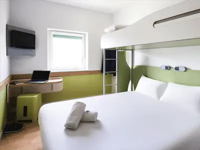 ibis budget Manchester Salford Quays offering affordable accommodation near MediaCityUK.