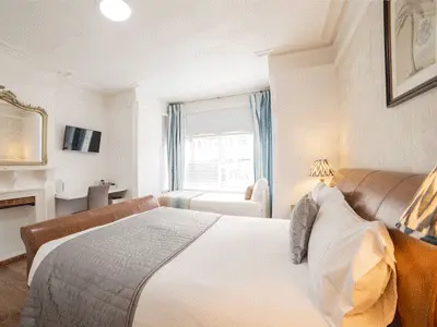 OYO Lonsdale Guest House offering budget accommodation in Oxford.