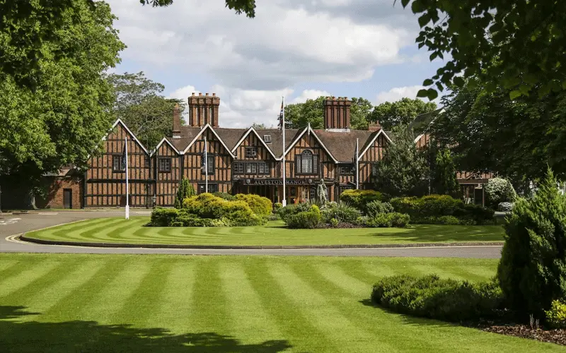 Macdonald Alveston Manor Hotel & Spa offering elegant accommodation in Stratford-upon-Avon.