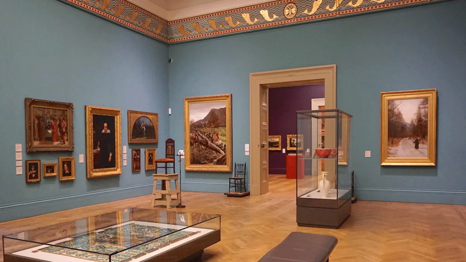 Manchester Art Gallery visitor guide banner featuring the gallery in Manchester city centre