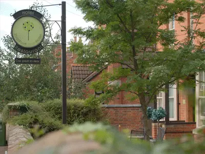 Stratford Limes Hotel offering comfortable accommodation in Stratford-upon-Avon.