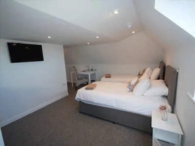 The Gather Inn offering seafront guest rooms with a pub, restaurant and parking in Hove.