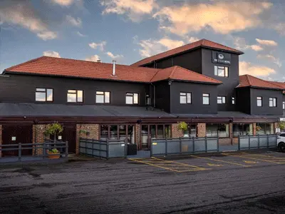 The Stones Hotel offering modern accommodation near Salisbury and Stonehenge.