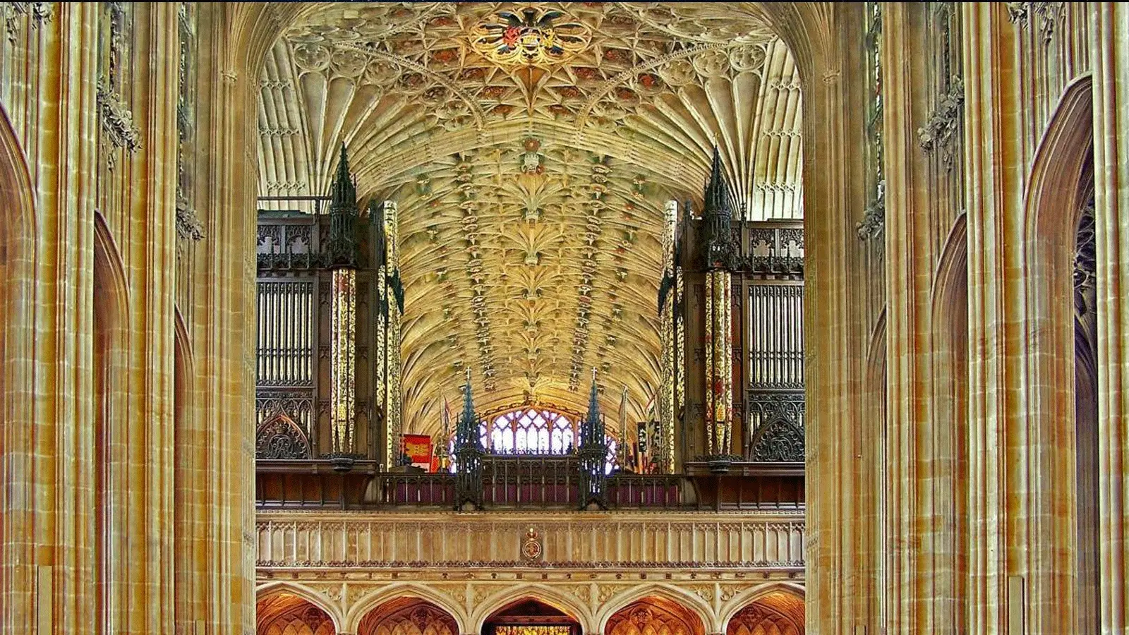 St George’s Chapel in Windsor Visitor Guide Banner featuring the chapel at Windsor Castle